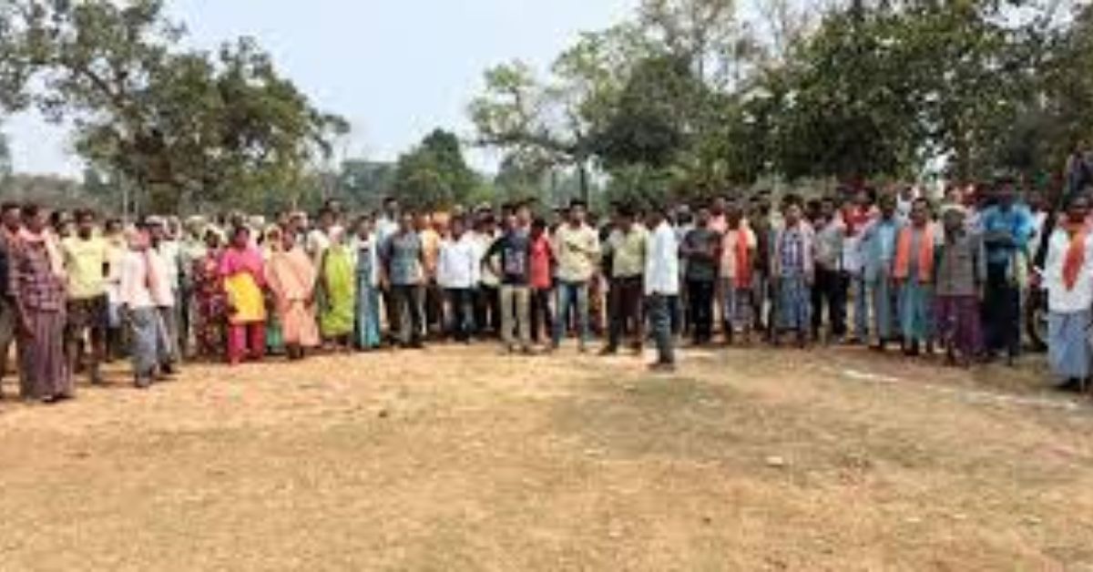 भूमि को ग्राम सभा के खाते में दर्ज कराकर दोषियों पर कार्रवाई की उठाई मांग