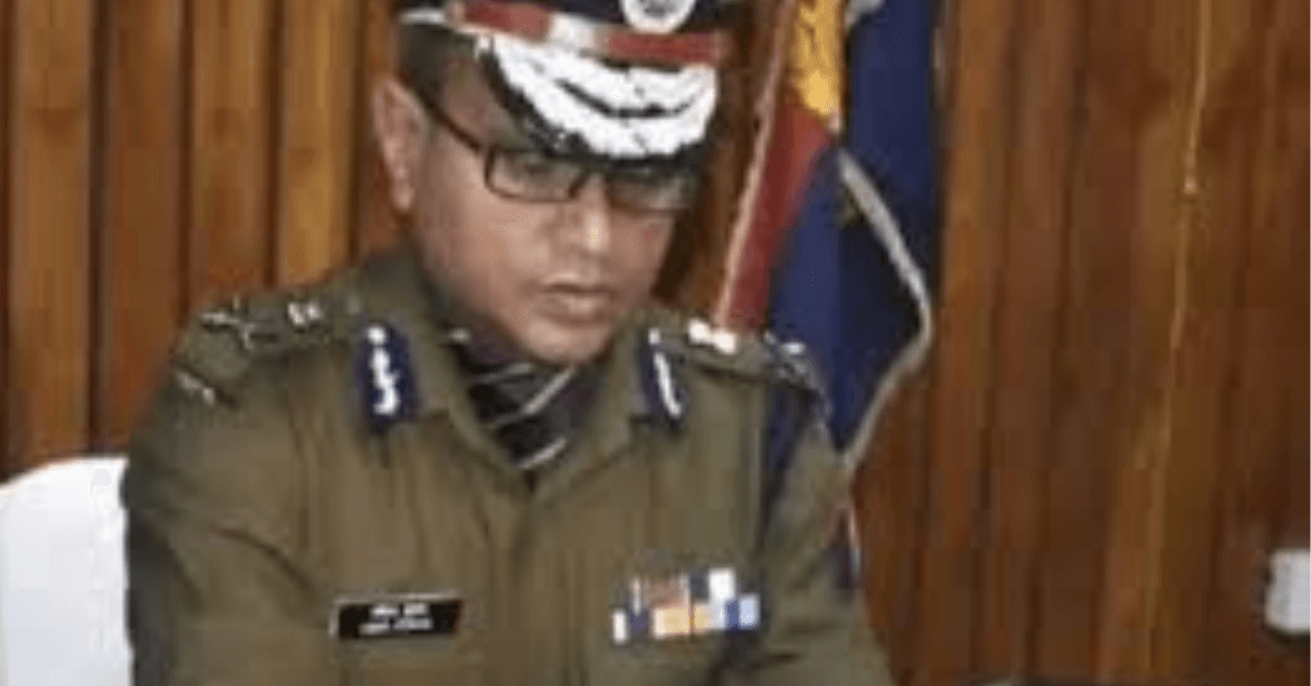 कानपुर की पुलिस को जनता के साथ अभद्र व्यवहार करना भारी पड़ रहा है।