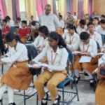 निबंध प्रतियोगिता से विद्यार्थियों को मिल रहा छवि बनाने का मौका