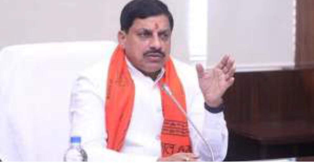 खुले बोरवेल में गिरी बच्ची की मौत के मामले में अधिकारियों का निलंबन