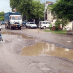 नगर के मार्गों की हालत बद से बदतर