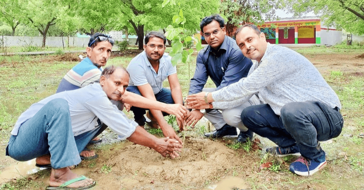 एक पेड़ अपनी मां के नाम के तहत बांटे 101 पौधे