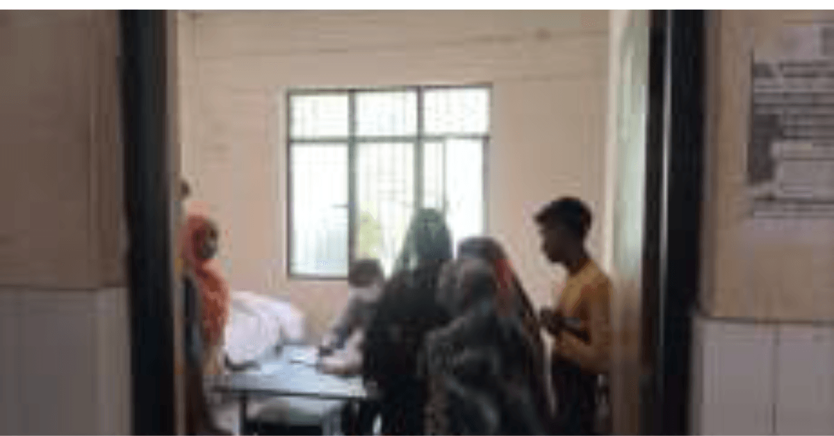 सीएचसी में डॉक्टर के अभाव से मरीज हो रहे परेशान