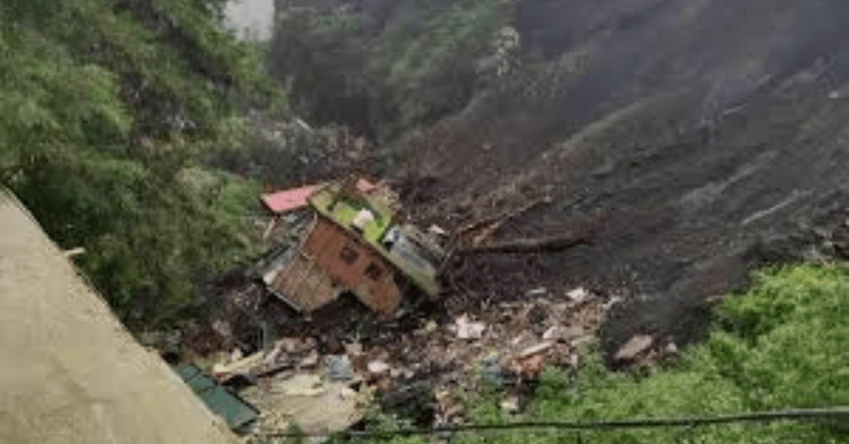 एसडीएम खागा ने आपदा पीड़ित परिवारों को सहायता राशि दी