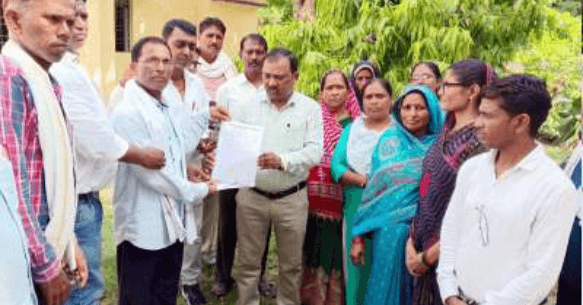 शिक्षामित्रों ने बीईओ को सौंपा नौ सूत्रीय ज्ञापन
