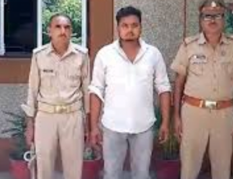 कानपुर में युवक के पास मिला अवैध तमंचा, जिंदा कारतूस