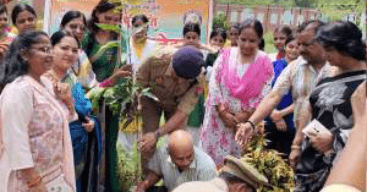 सीपीएस बिंदकी में गंगा समग्र वृक्षारोपण अभियान का आयोजन
