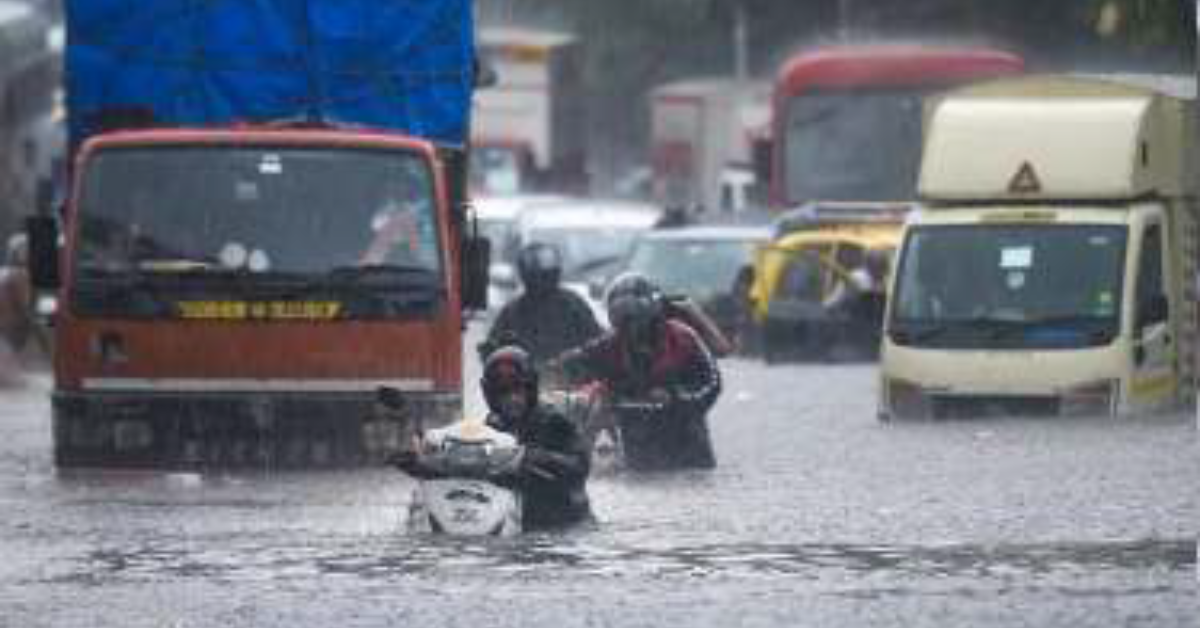 मुंबई में बारिश लाई आफत! बीएमसी ने स्कूलों-कॉलेजों में छुट्टी का किया ऐलान