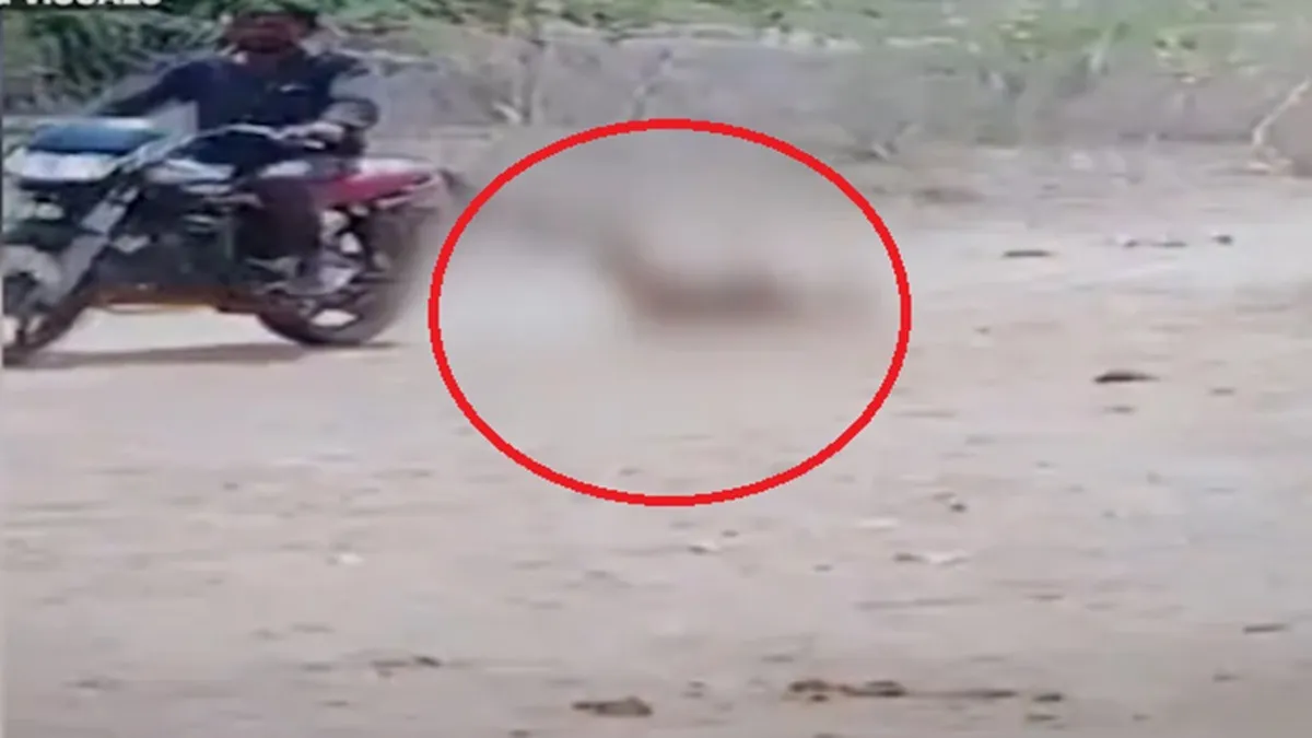 राजस्थान में पत्नी को बाइक के पीछे बांधकर घसीटा