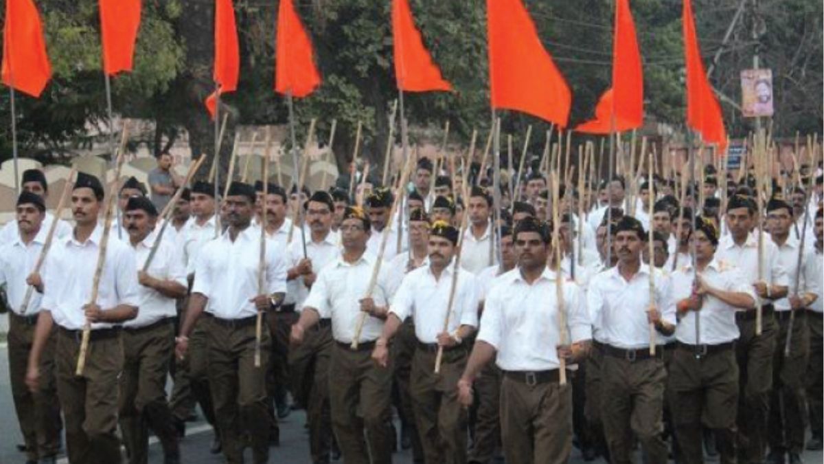 क्या सरकारी कर्मचारियों को आरएसएस का सदस्य बनने की इजाजत मिलनी चाहिए?
