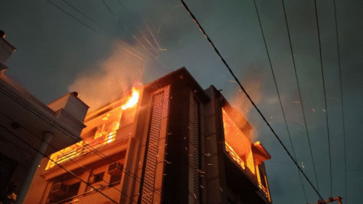 कानपुर में दो जगह लगी भीषण आग