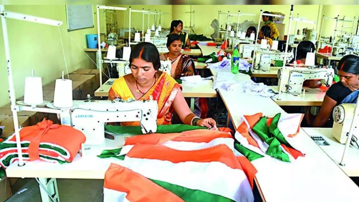 दुकानों मकानों व सरकारी इमारतों में लगेगा तिरंगा: मुखलाल