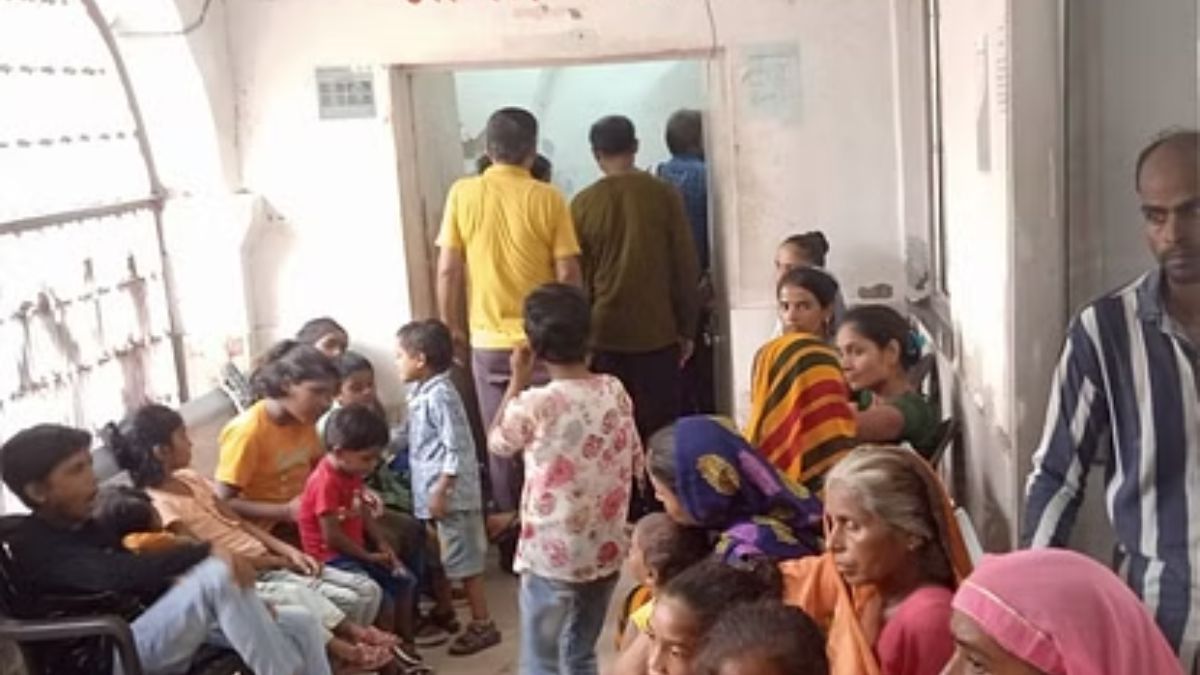 आधार कार्ड के लिए मुख्य डाकघर में मारामारी