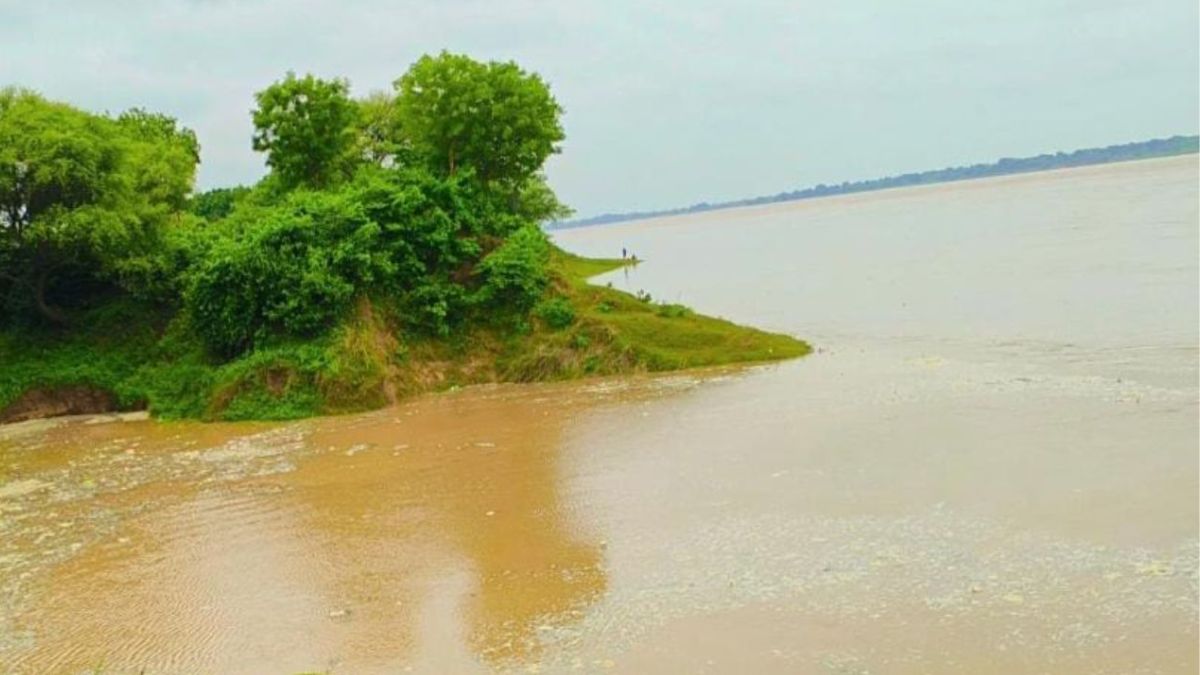 यमुना खतरे के निशान के करीब, कई गांवों में बजी खतरे की घंटी