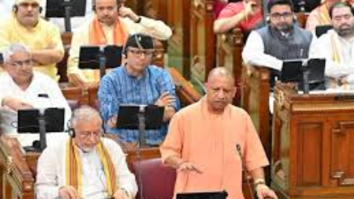 खटाखट करने वालों को 2027 में सफाचट कर देंगे: सीएम योगी