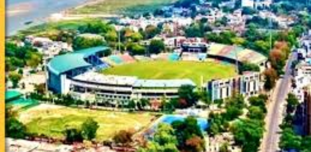 सांसद ने उठाया ग्रीनपार्क का मुद्दा, सीएम योगी बोले- खेल के मैदान में रेस्टोरेंट का क्या काम जांच कराइए