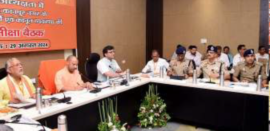 मुख्यमंत्री ने कहा- शहर की सबसे बड़ी समस्या जाम, समाधान खोजें अफसर, कही ये बात