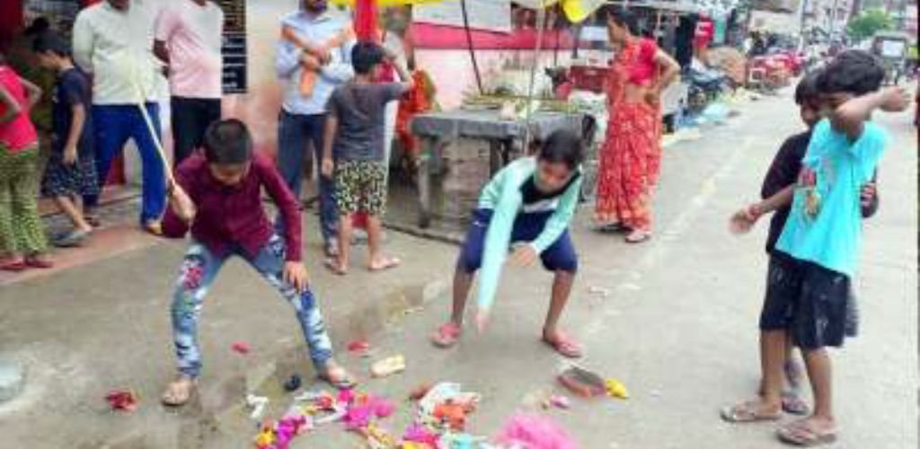 उत्साह से मनी नाग पंचमी, बच्चों ने कूटी रंग बिरंगी गुड़ियां