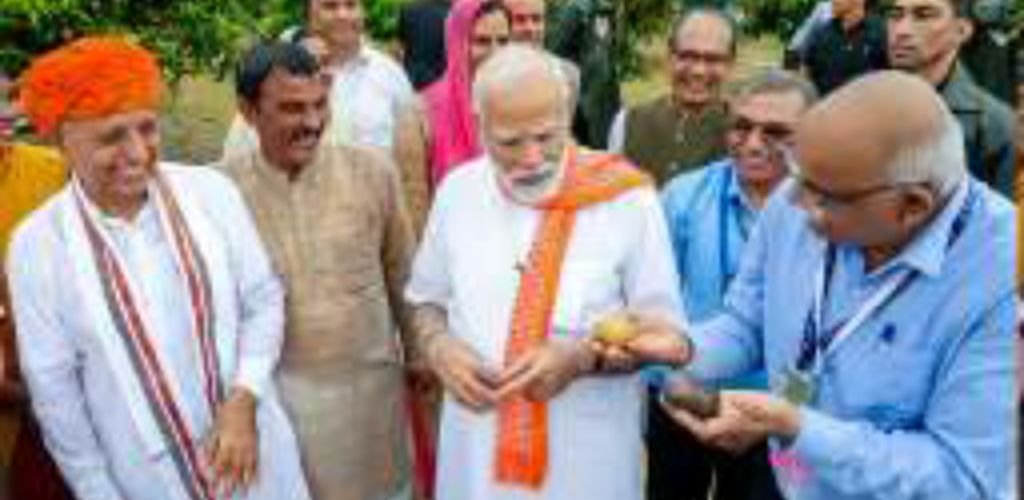 पीएम मोदी की किसानों को सौगात, 109 बीजों की किस्म जारी