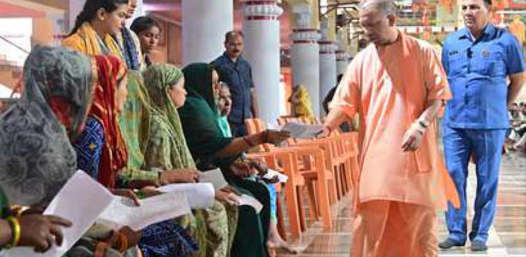 जन समस्याओं का समाधान शीघ्र किया जाए: सीएम योगी