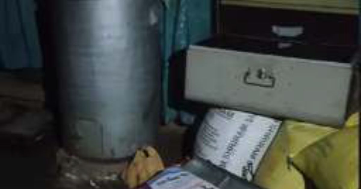 कानपुर: घर से लाखों की चोरी, परिवार छत पर सो रहा था