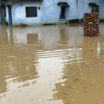 रात में अचानक 5 फीट तक पानी बढ़ा, अब निकलना मुश्किल, कानपुर में यहीं डूबा था बच्चा