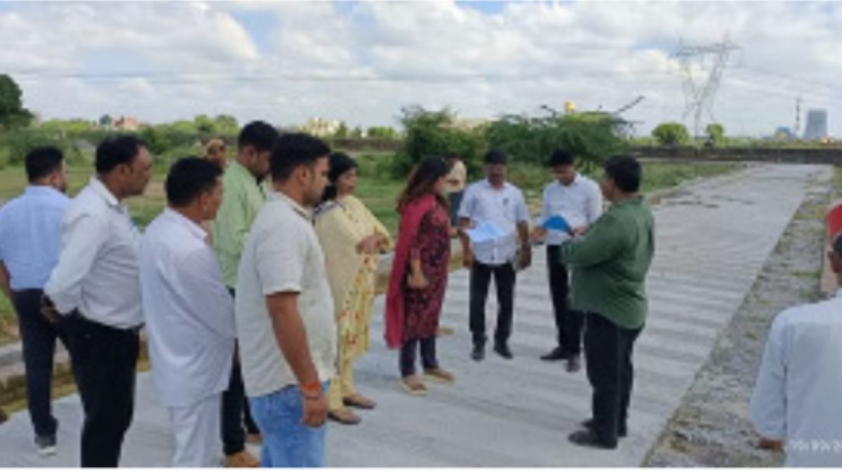 मल्टी परपज हॉल का जब पैसा आया तब निकाला टेंडर