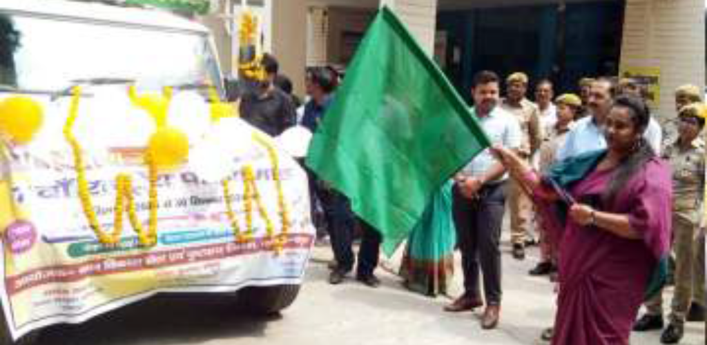 डीएम ने पोषण जागरूकता रैली को झंडी दिखा किया रवाना एक माह तक की जाएंगी गतिविधियां