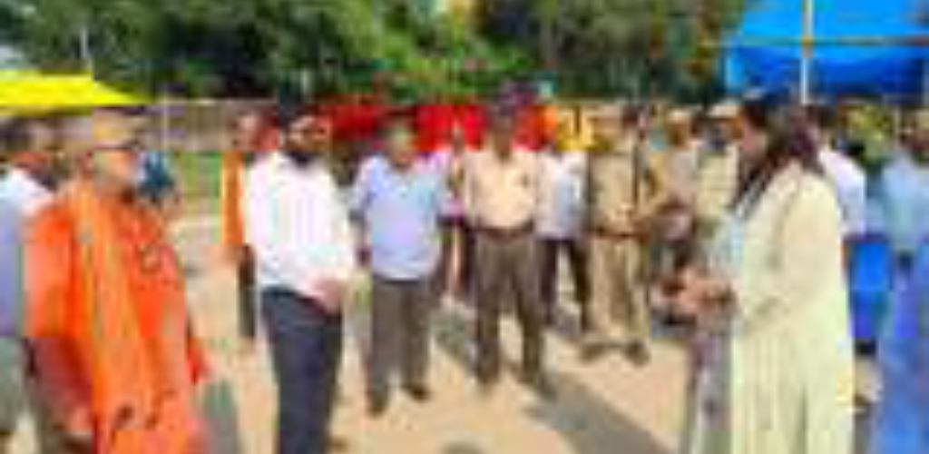 डीएम ने पृथ्वीनाथ मंदिर पर चल रही तैयारियों का लिया जायजा