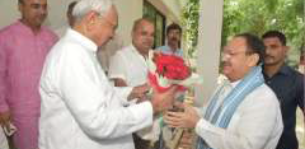 नीतीश-तेजस्वी की मुलाकात के बाद अचानक पटना पहुंचे जेपी नड्डा