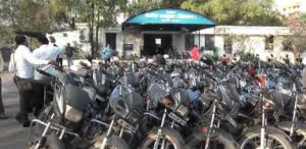 2022 में बाइक चोरी मामले में पकड़े गए युवक ने शिकायत की, कोर्ट ने दिया आदेश