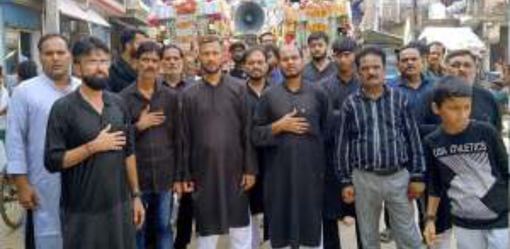 इंसान को बेदार तो हो लेने दो, हर कौम पुकारेगी हमारे हैं हुसैन असीराने कर्बला की याद में निकला चुप ताजिया जुलूस