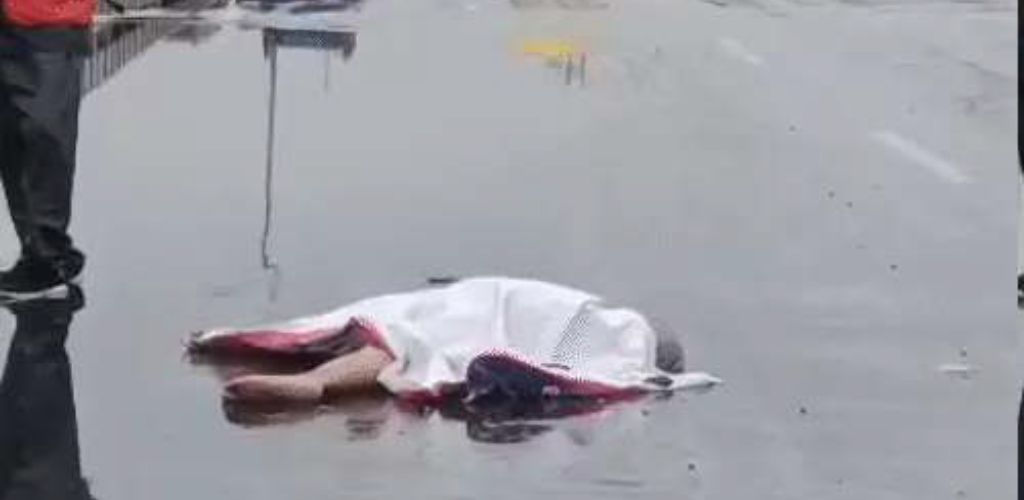 कानपुर में हाईवे पर फेंकी महिला की सिरकटी न्यूड बॉडीः हाथ-पैर तोड़े गए, रेप के बाद हत्या की आशंका, पुलिस कमिश्नर मौके पर पहुंचे