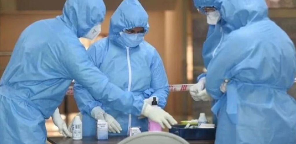 पहले कोविड से पकड़ा, अब वायरल ने जकड़ा