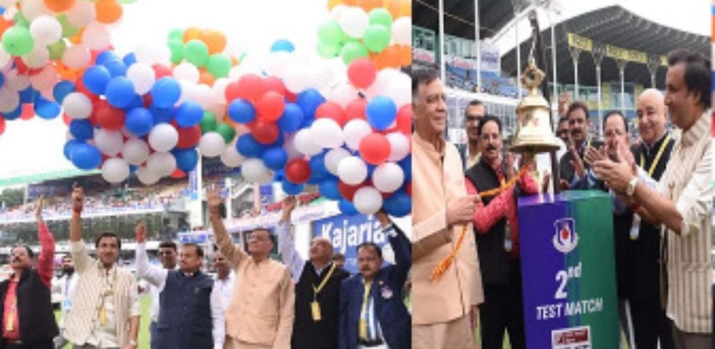 पहली बार घंटा बजाकर व गुब्बारे उड़ाकर मैच का किया शुभारंभ, दर्शकों में दिखा उत्साह