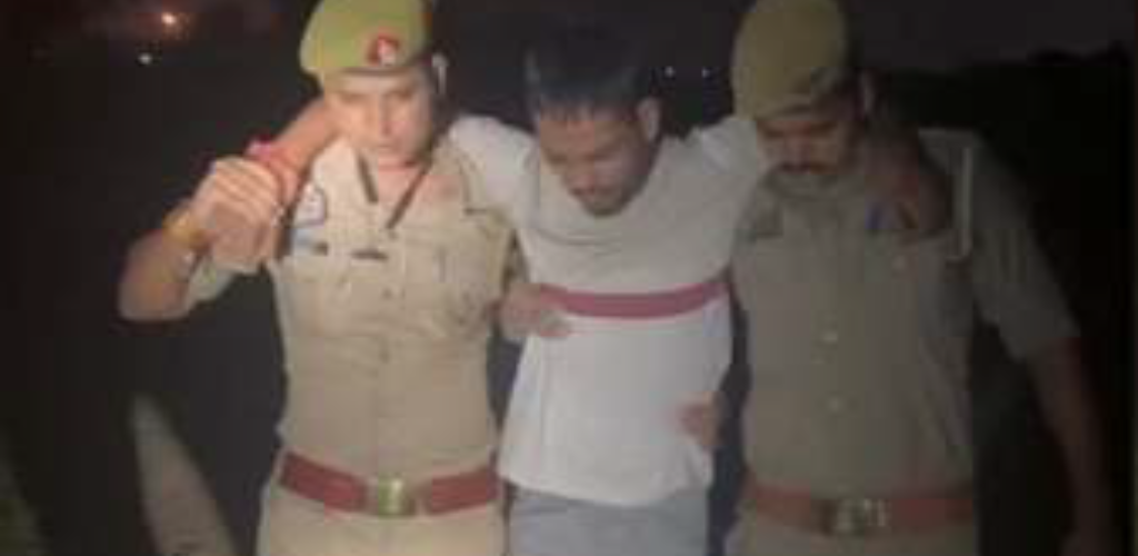 हजार के इनामी चोर को पुलिस ने मुठभेड़ में दबोचा, आरोपी के पैर में लगी गोली, भर्ती