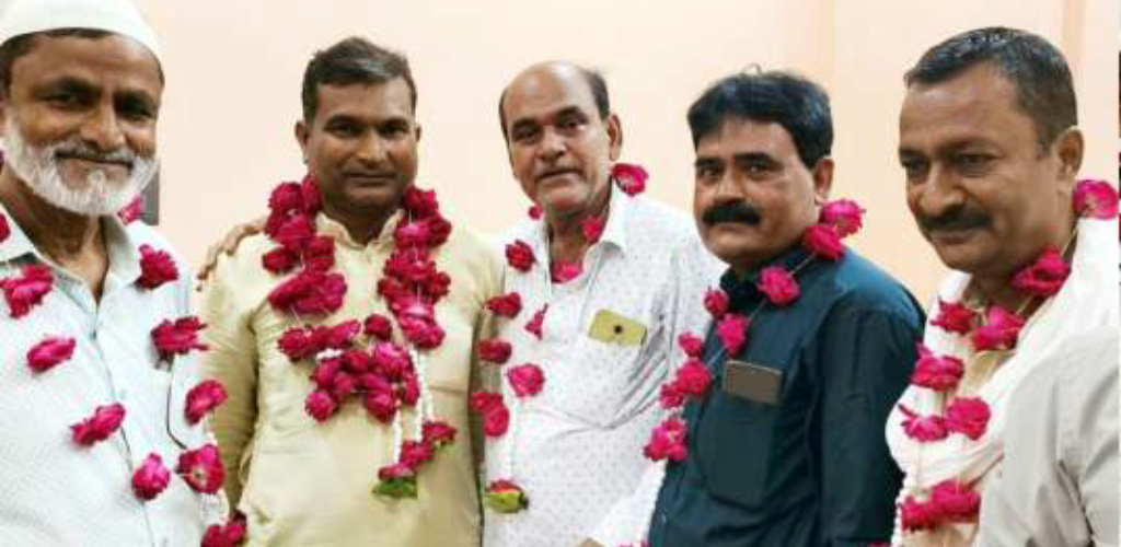 ताजिया व अलम इंतेजामिया कमेटी की हुई समीक्षा बैठक इंतजामकारों को सम्मानित कर बढ़ाया हौसला