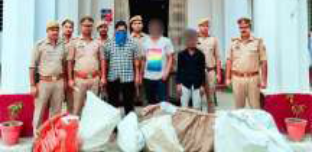 बाइक चोरी का खुलासा, तीन अभियुक्त गिरफ्तार - बुलेट बाइक के पार्ट्स भी बरामद