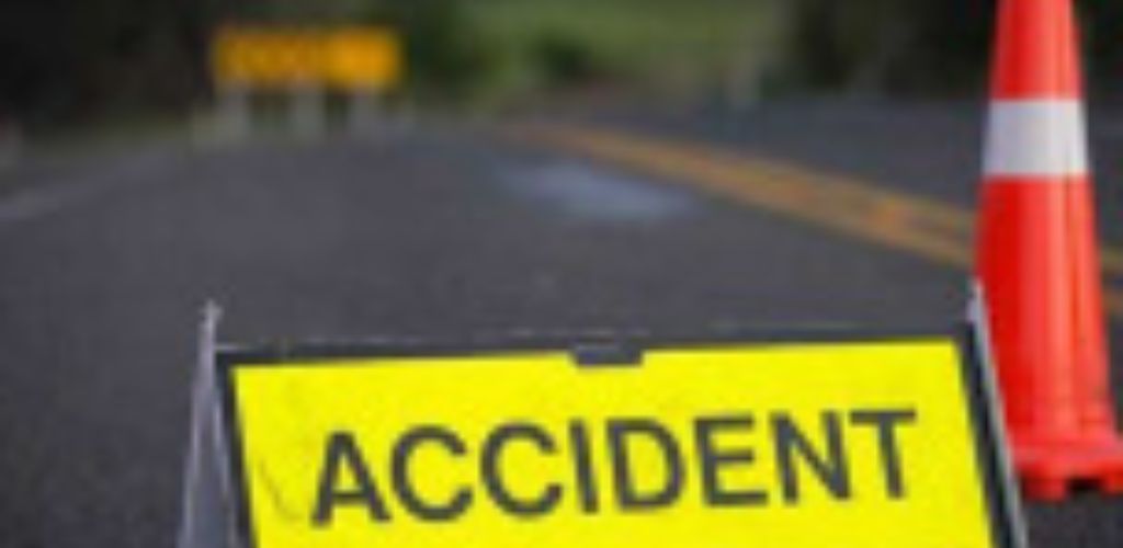 हिम्मतनगर में ट्रेलर के पीछे घुसी कार, सात की मौत