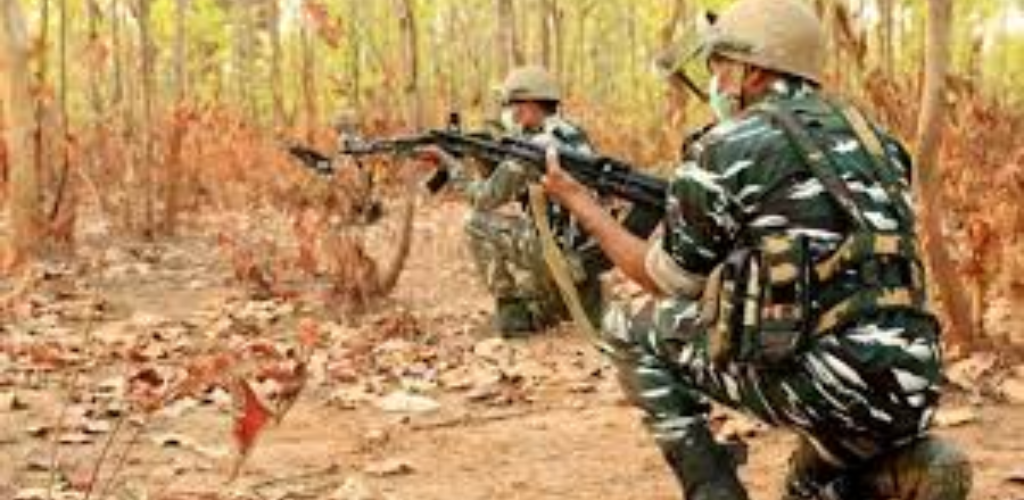 छत्तीसगढ़ के दंतेवाड़ा में सुरक्षाबलों के साथ मुठभेड़, 9 नक्सली ढेर, भारी मात्रा में हथियार भी बरामद