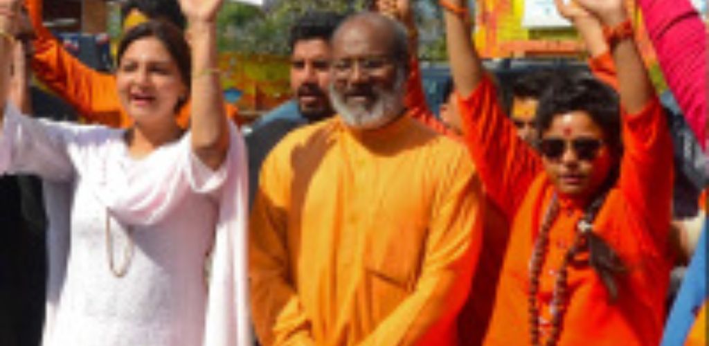 पैगंबर मोहम्मद पर आपत्तिजनक टिप्पणीकर फंसे महंत नरसिंहानंद, देशभर में मचाबवाल, कई जगह विरोध्-प्रदर्शन