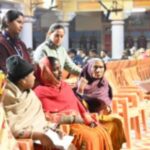 जनता दर्शन: ठंड के बीच गोरखनाथ मंदिर में सीएम योगी ने सुनी समस्याएं