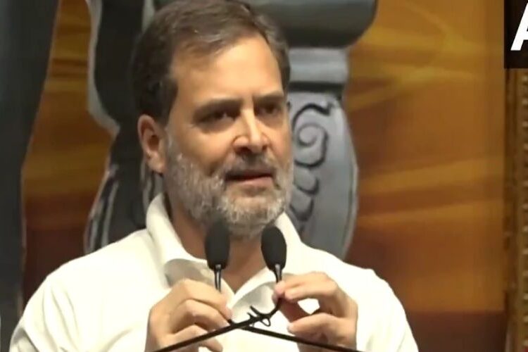 मोदी और केजरीवाल पर राहुल का वार, बोले- दिल्ली को चाहिए शीला दीक्षित का विकास मॉडल