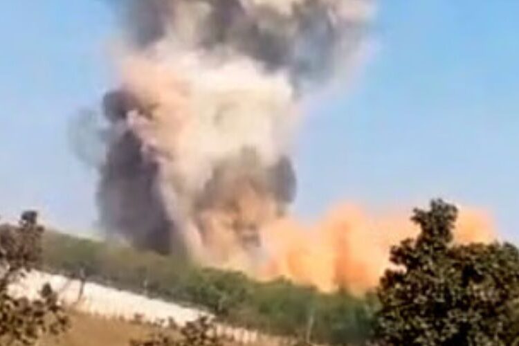 महाराष्ट्र की भंडारा आयुध फैक्टरी में विस्फोट, इकाई की छत ढही, आठ की मौत, सात घायल