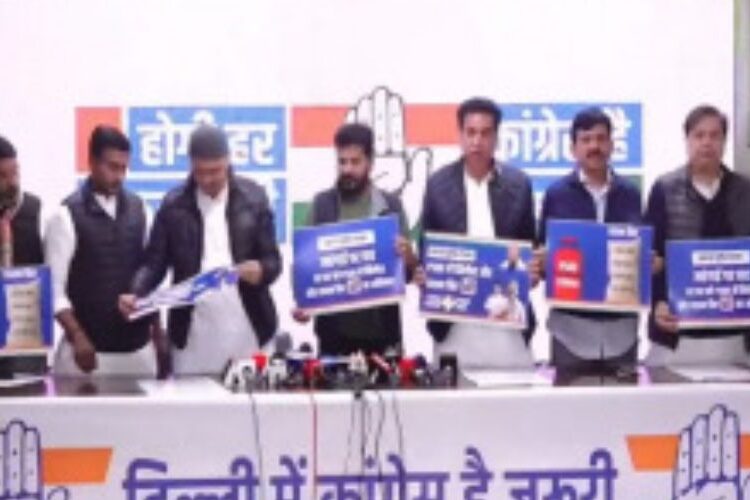300 यूनिट मुफ्त बिजली, 500 में सिलेंडर और राशन किट, दिल्ली के लिए कांग्रेस की 3 नई गारंटी