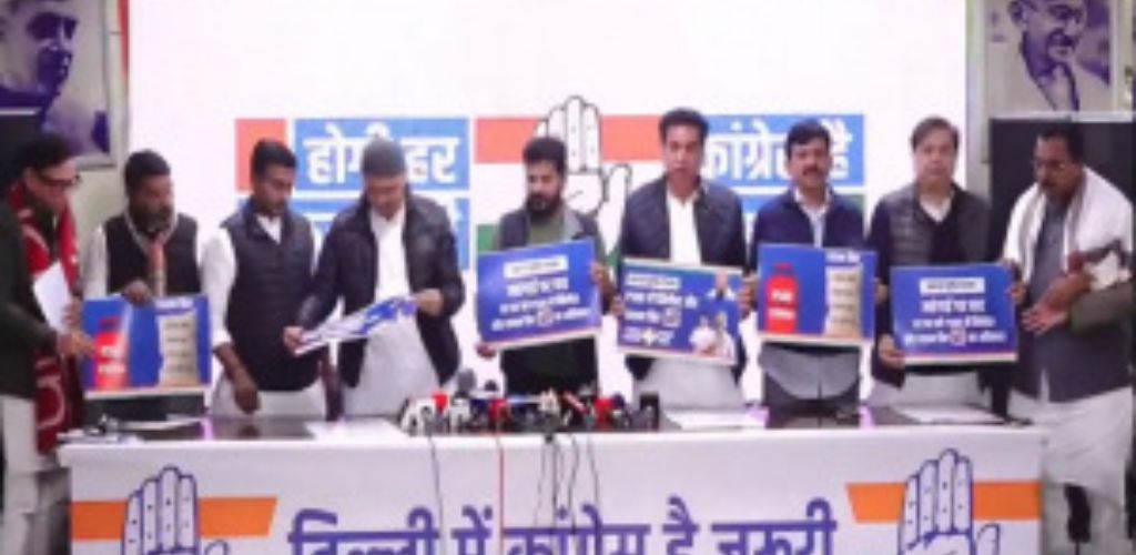 300 यूनिट मुफ्त बिजली, 500 में सिलेंडर और राशन किट, दिल्ली के लिए कांग्रेस की 3 नई गारंटी