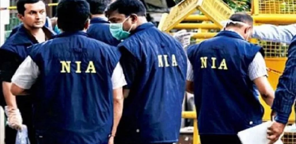 NIA Kashmir at many places in made raids