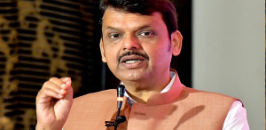 सैफ अली खान पर हमले को लेकर सीएम फडणवीस का आया पहला बयान