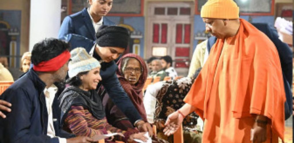 इलाज में किसी को न हो परेशानी, समस्याओं पर तुरंत हो कार्रवाई: सीएम ने जनता दर्शन में सुनीं समस्याएं