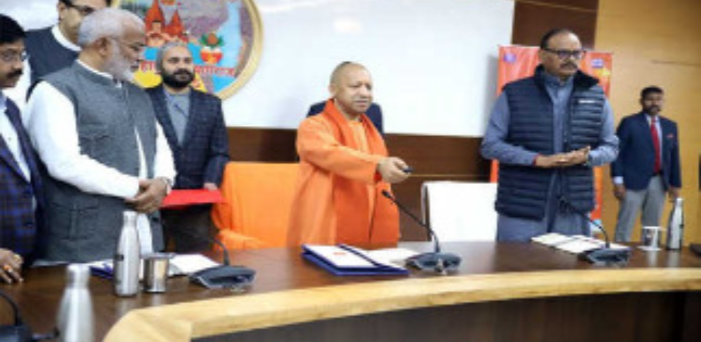 योगी ने किया आकाशवाणी के एफएम चैनल ‘कुम्भवाणी’ का शुभारंभ